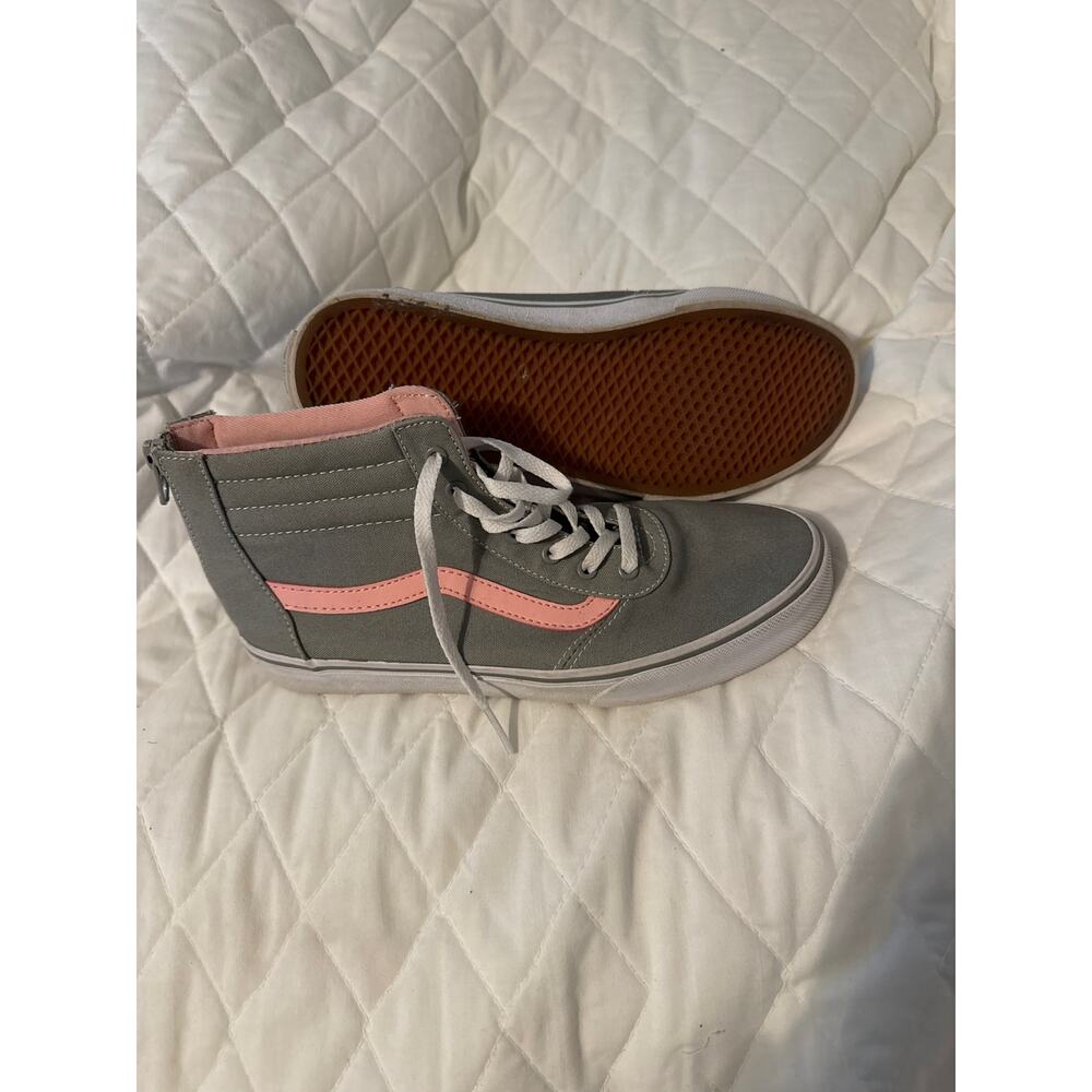 Girls Grey and Pink‎ Vans Hi Zip Back Missy 5 Sneakers
